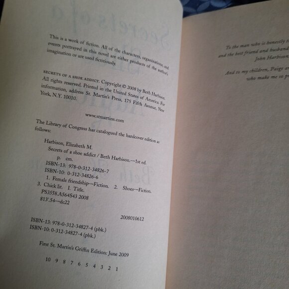 SECRETS OF A SHOE ADDICT - Picture 3 of 4